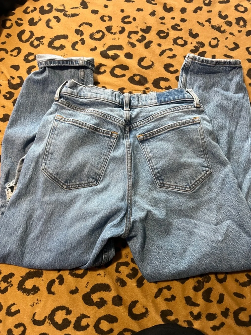 Abercrombie & Fitch Tapered Distressed Jeans Size 4/27 - Picture 5 of 5